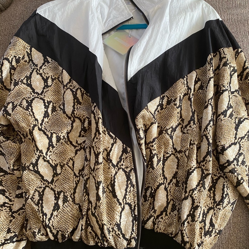 Snake Color Block Windbreaker - Picture 3 of 5